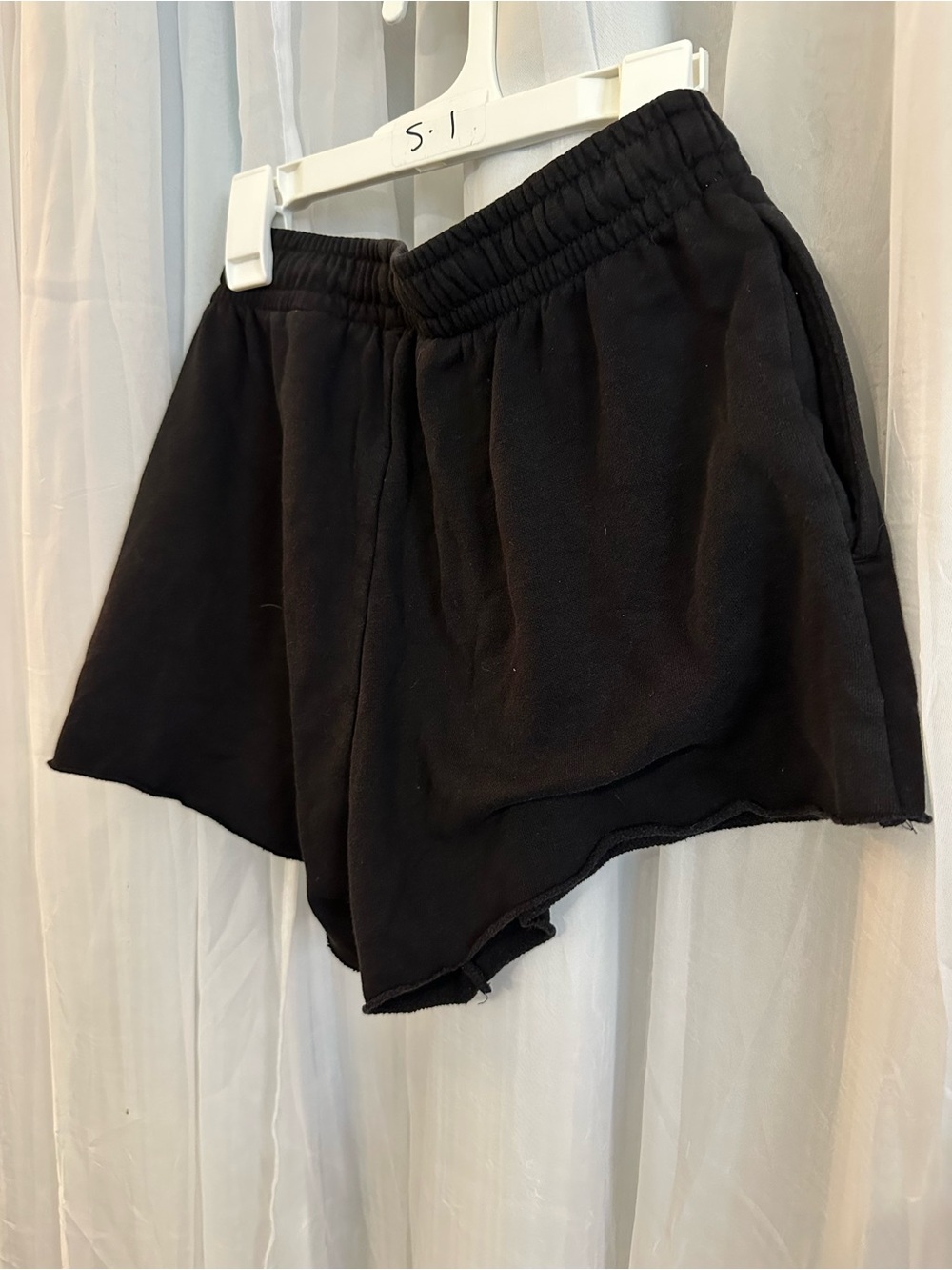 H&M Divided Women's Black Elastic-Waist, Casual sweat Shorts - Picture 4 of 6